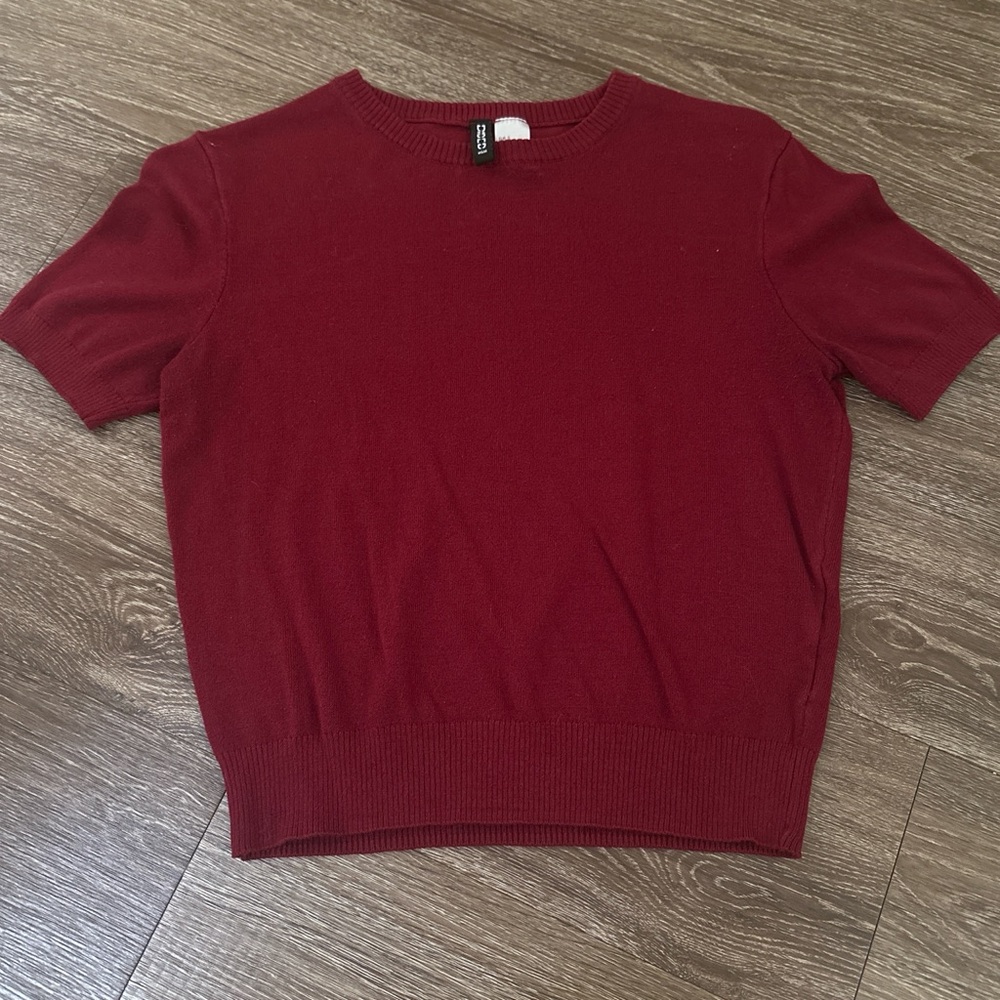H&M Short Sleeve Knit Top in Deep Red
